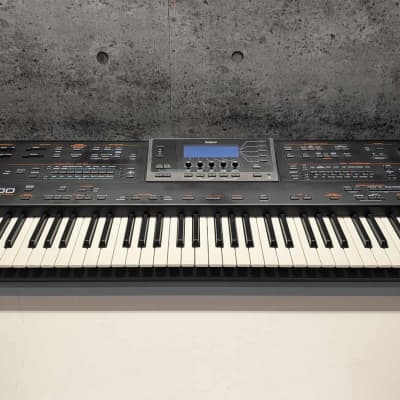 Roland G-1000 keyboard synthesizer - Black