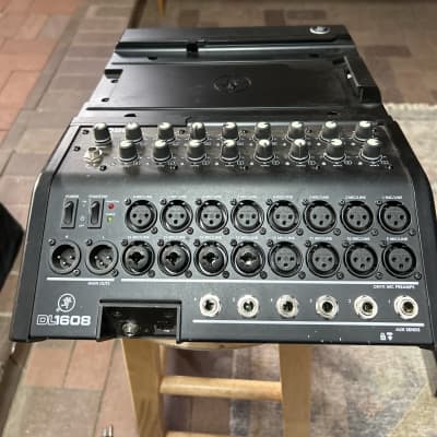 Mackie DL1608 16-Channel Wireless Digital Mixer with