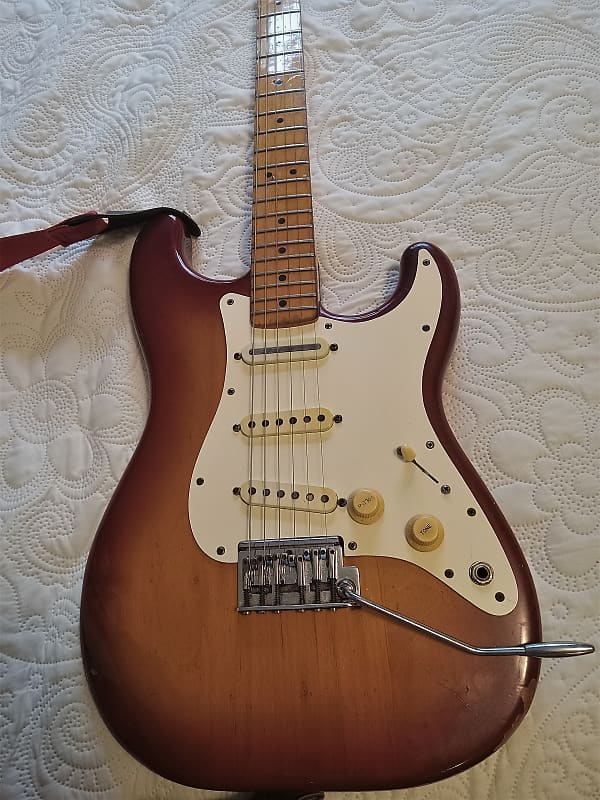 Fender Dan Smith Stratocaster 1983 - Sunburst w maple neck image 1