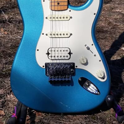 Squier Standard Fat Stratocaster with Floyd Rose 