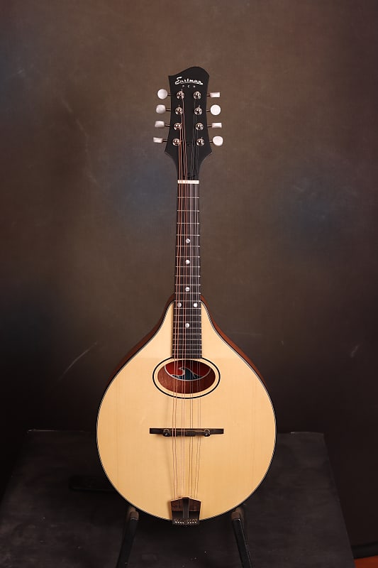 Eastman PCH-M104 natural finished A-Style Oval-Hole Mandolin solid spruce top with gigbag image 1