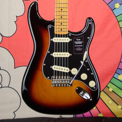 Fender VINTERA® II '70S STRATOCASTER®Maple Fingerboard, 3-Color Sunburst image 2