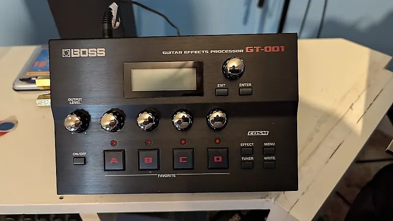 Boss GT-001