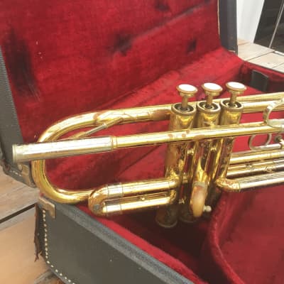 Buescher Aristocrat Trumpet 1963 - Patina gold, 2 mouthpieces image 8