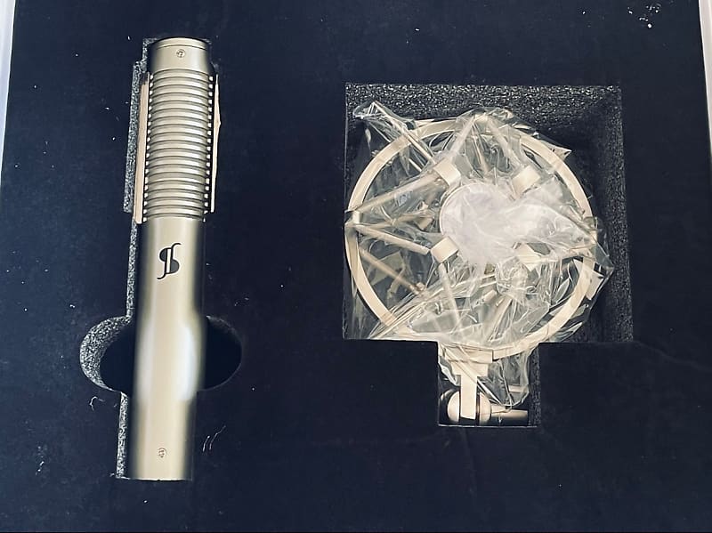 Stagg SRM 70 Ribbon Microphone Reverb