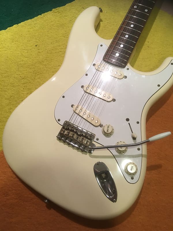 Fender Japan ST-33R 1985 C-serial standard strat - Made In