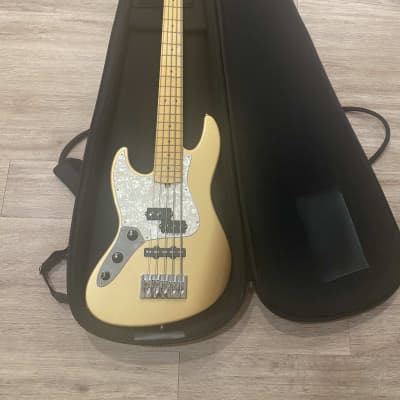 Valenti VMJ5 String Left Handed Bass for sale