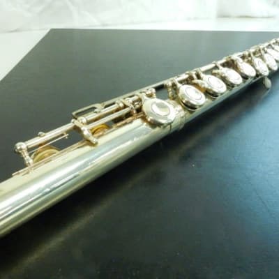 Yamaha YFL-225S Flute, Japan, with case image 3