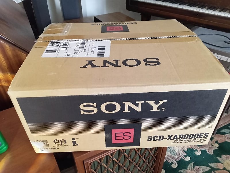 Sony SCD XA9000ES SACD player in excellent condition -S 2000's