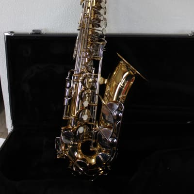 Yamaha YAS-26 Eb Student Alto Saxophone - Gold Lacquer & Nickel-Plate image 3