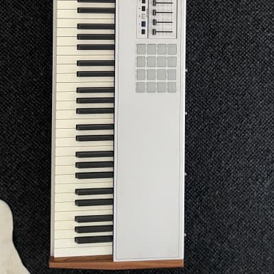 Arturia KeyLab 88 MkII MIDI Controller 2019 - White (ONO)