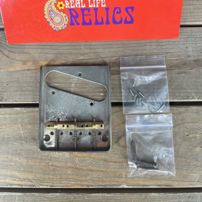Real Life Relics Kluson Telecaster® Aged Nickel Vintage Bridge with Aged Compensated Brass Saddles   [E8]