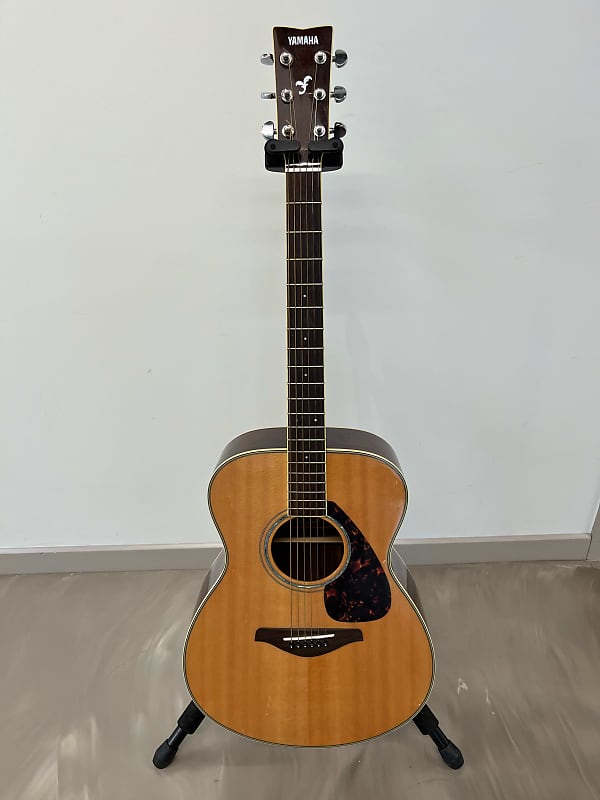 Yamaha FS730S アコースティックギター ギタースタンドつき アコースティックギター】YAMAHAより、小型ボディと短い弦長で