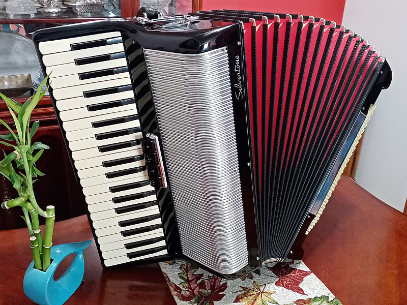 Accordion SILVERTONE by (SCANDALLI) Made in Italy Reverb