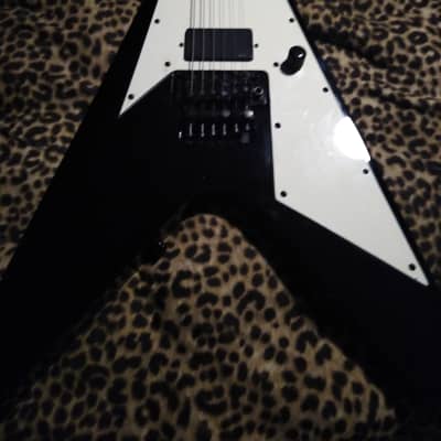 E.S.P Kirk Hammett Flying V  W/Devil Inlays Custom Shop  1989 Black,  Extremely Rare image 12
