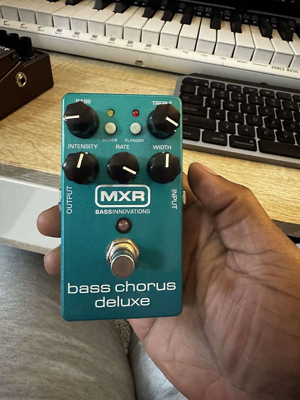 MXR M83 Bass Chorus Deluxe