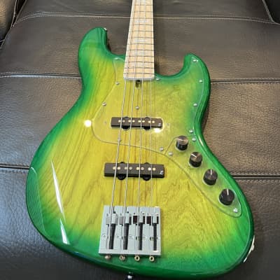 【mercy】シンセサイザー Atelier Z M245 Custom 4-String Bass Rare Iguana Burst | Reverb