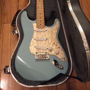 Fender Stratocaster Plus 1997 Sonic Blue Near NOS Condition image 4
