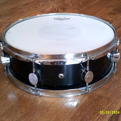 Pacific PDP Series 804 14 X 5 Snare Drum, Hardwood Shell, Gloss Black - Clean! image 6