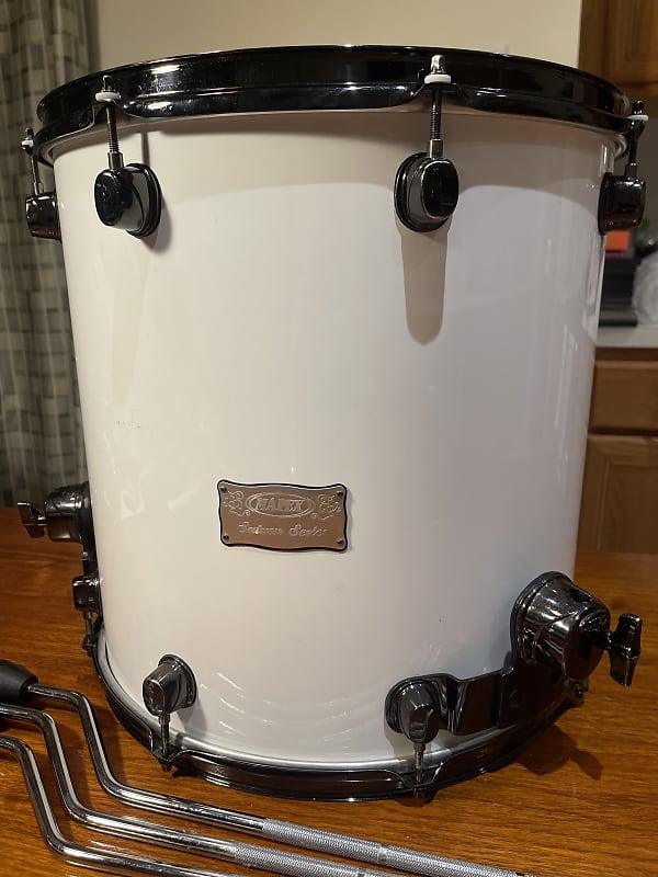 Mapex Saturn Arctic White 16x16 floor tom Reverb