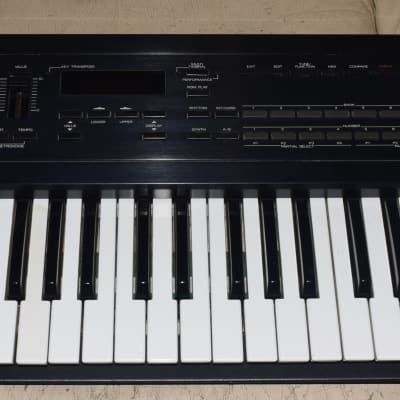 Roland D-10 61-Key Multi-Timbral Linear Synthesizer 1988 - 1992 - Black