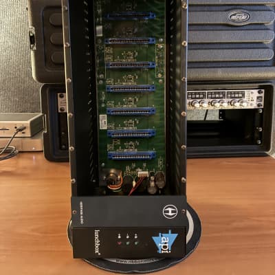 API 500-8B HC 8-Slot Lunchbox image 2