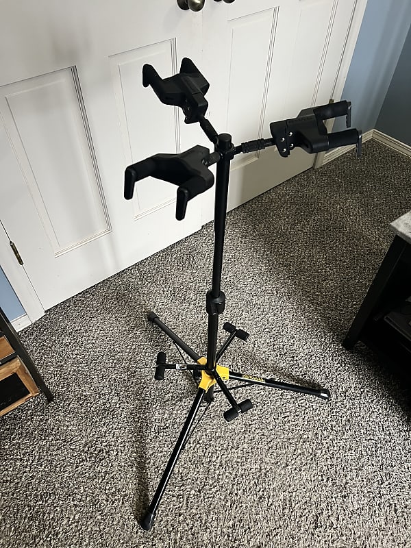 Hercules GS432B Triple Guitar Stand Reverb