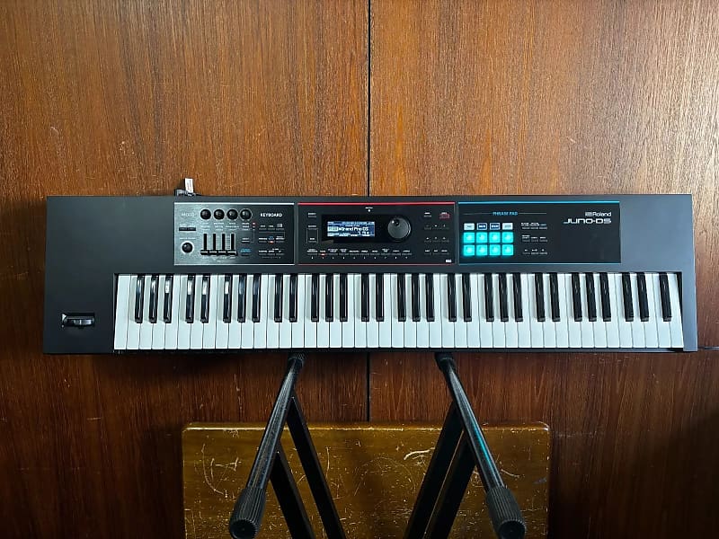 Roland JUNO-DS 76 76-key Synthesizer w/ gig bag image 1