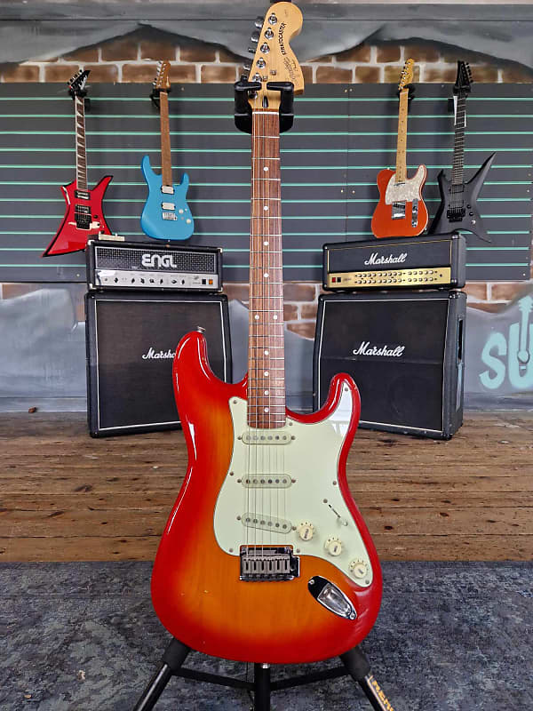 Squier Standard Stratocaster Cherry Sunburst 2003 Electric Guitar