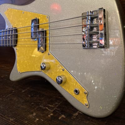 DiPinto Galaxie Bass Los Straitjackets left-handed 2022 Silver Sparkle image 2