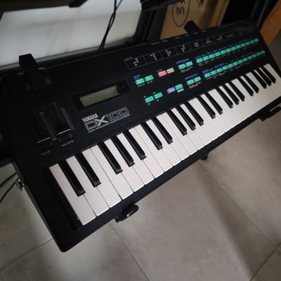 Yamaha DX100 Programmable Algorithm Synthesizer 1985 - Black