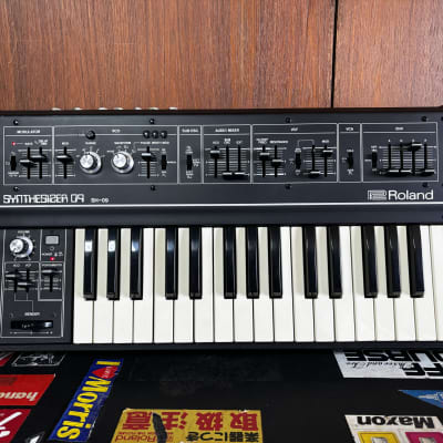 Roland SH-09 vintage analog synthesizer Roland's classic SH-series sh09 w/ case