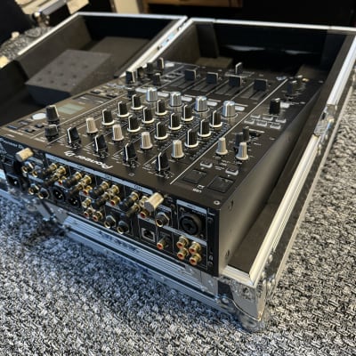 Pioneer DJM-900NXS2 4-channel DJ Mixer with Effects (2020) with Flight Case & Decksaver! image 5