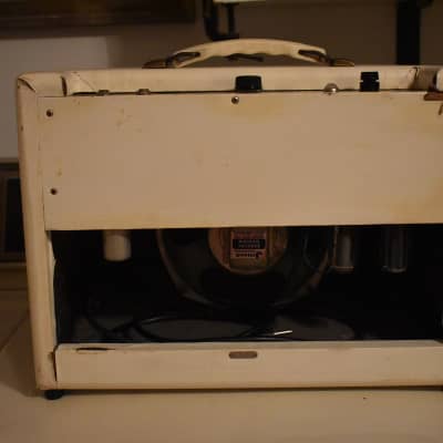 Oahu Amplifier 1960s? - White image 3