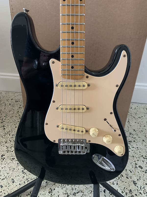 エレキギターEpiphone S-310 ストラトキャスター MOD The Epiphone S-310 (Strat) Project Guitar: Part 5