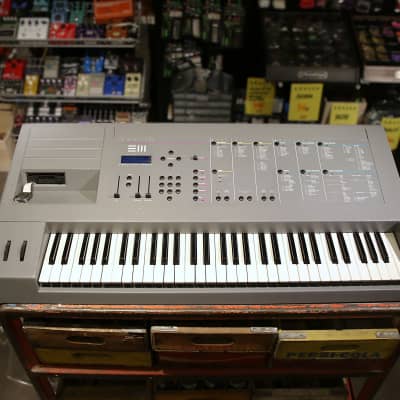 E-MU Systems Emulator III 61-Key 16-Voice Sampler Workstation 1987 - Grey image 3