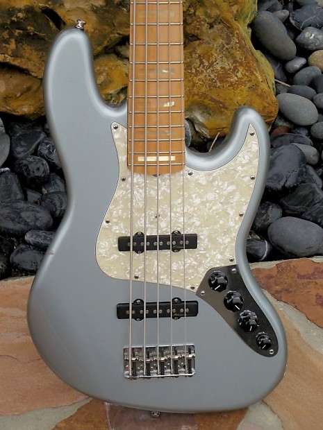 Fender JAZZ Bass Custom Classic 5 string by the Custom Shop