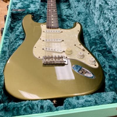 Fender Stratocaster Deluxe Series With Active Pick-Ups  2000-2001 - Sage Green With Teal Hard Case image 20