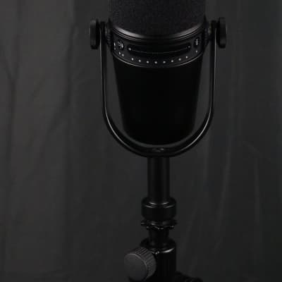 Shure MV7 Dynamic USB Podcast Microphone 2020 Black image 6