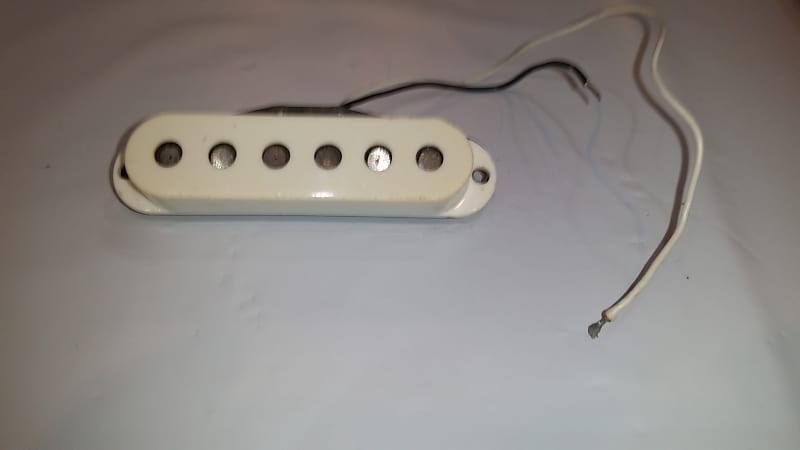 FENDER STRATOCASTER PICKUP early1980s Grey Bottom, meter read 5.93 image 1