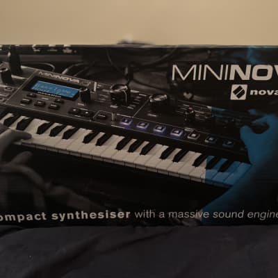 Novation MiniNova 37-Key 18-Voice Synthesizer 2012 - Present - Blue