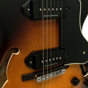 Alvarez AAT34/TSB Jazz & Blues Series Archtop Semi-Hollowbody Electric Guitar image 3
