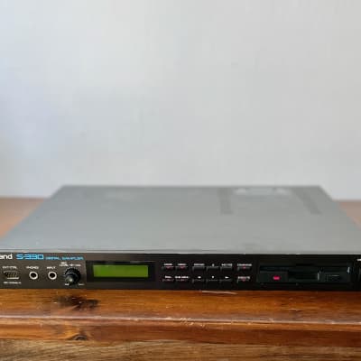 Roland S-330 Digital Sampler 1987 - 1988 - Black