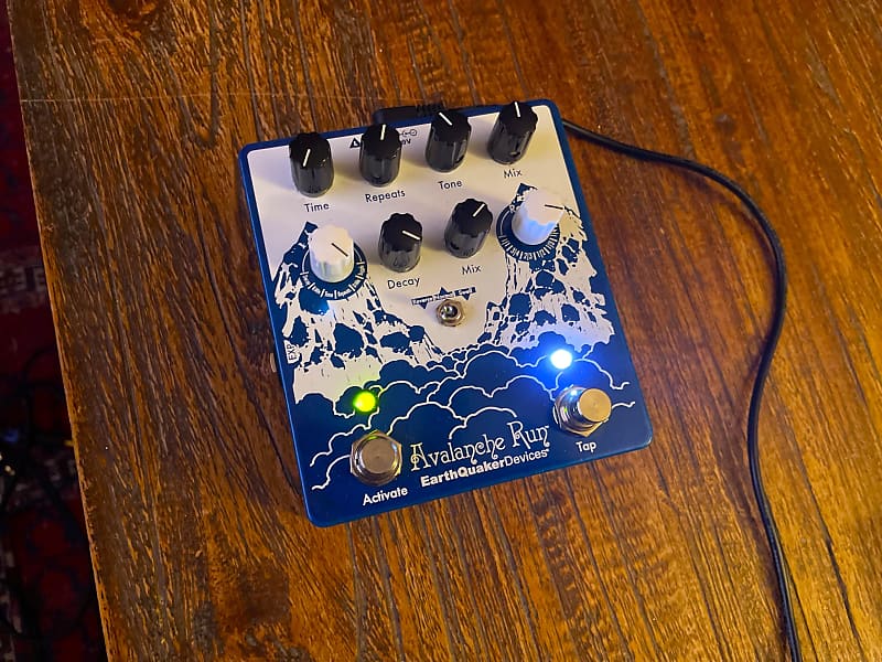 EarthQuaker Devices Avalanche Run Stereo Reverb & Delay with Tap Tempo V2