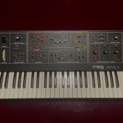 Moog Opus 3 1980 - Black