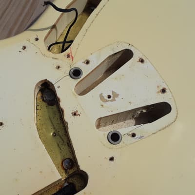 1966 Fender Mustang guitar body original white imagen 4