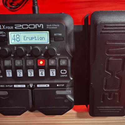 イケシブ」オープン記念特別限定モデル！ZOOMの人気コンパクトサイズマルチエフェクター『G1X FOUR』のボディに濃い鮮やかな「Royal Blue」カラーを施した特別仕様！  | Ikebe MUSIC INFORMATION