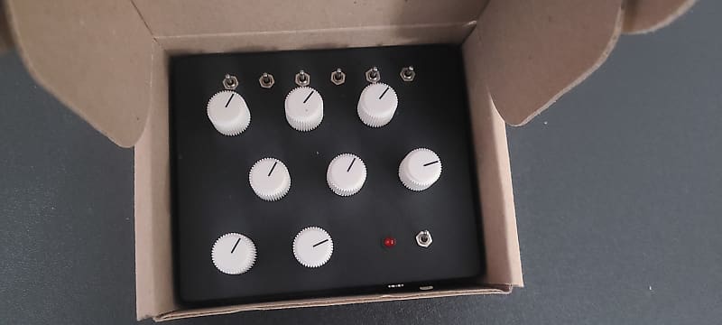 Maximal Drone Rucci Electronics (Noisemaker, Drone, LoFi Maximal Drone Rucci Electronics (Noisemaker, Drone, LoFi