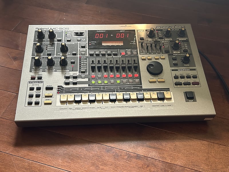 Roland MC-505 Groovebox | Reverb Canada