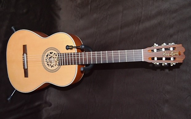Vintage 1971 Hagstrom Classical HC 4 Isabella Mint Condition with Case